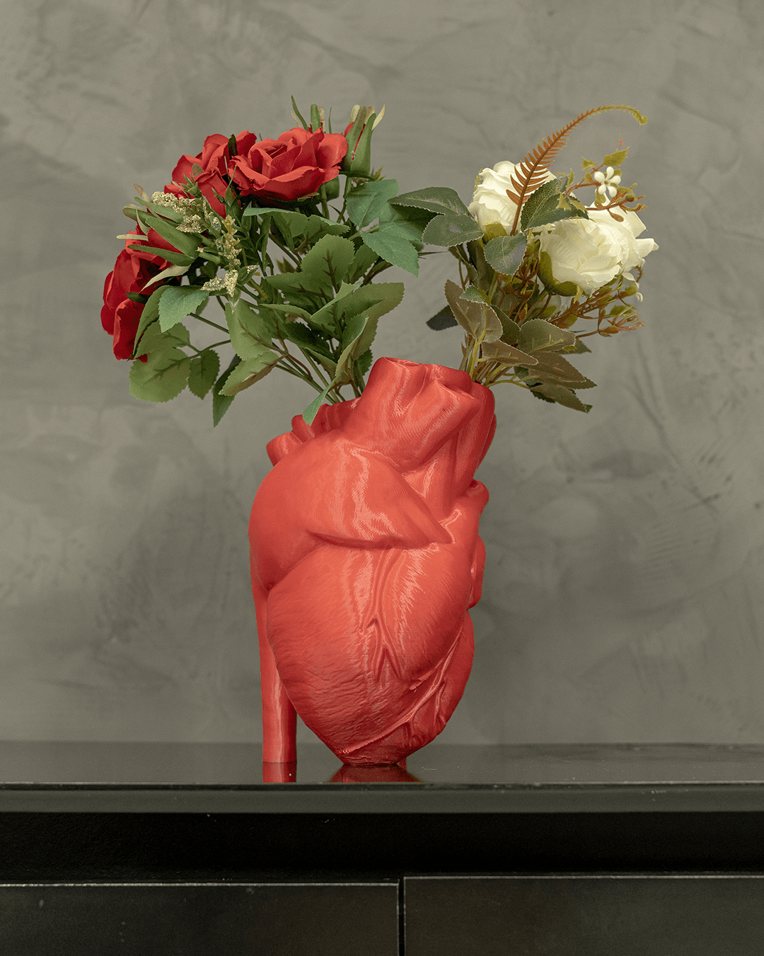 Realistic Heart vase