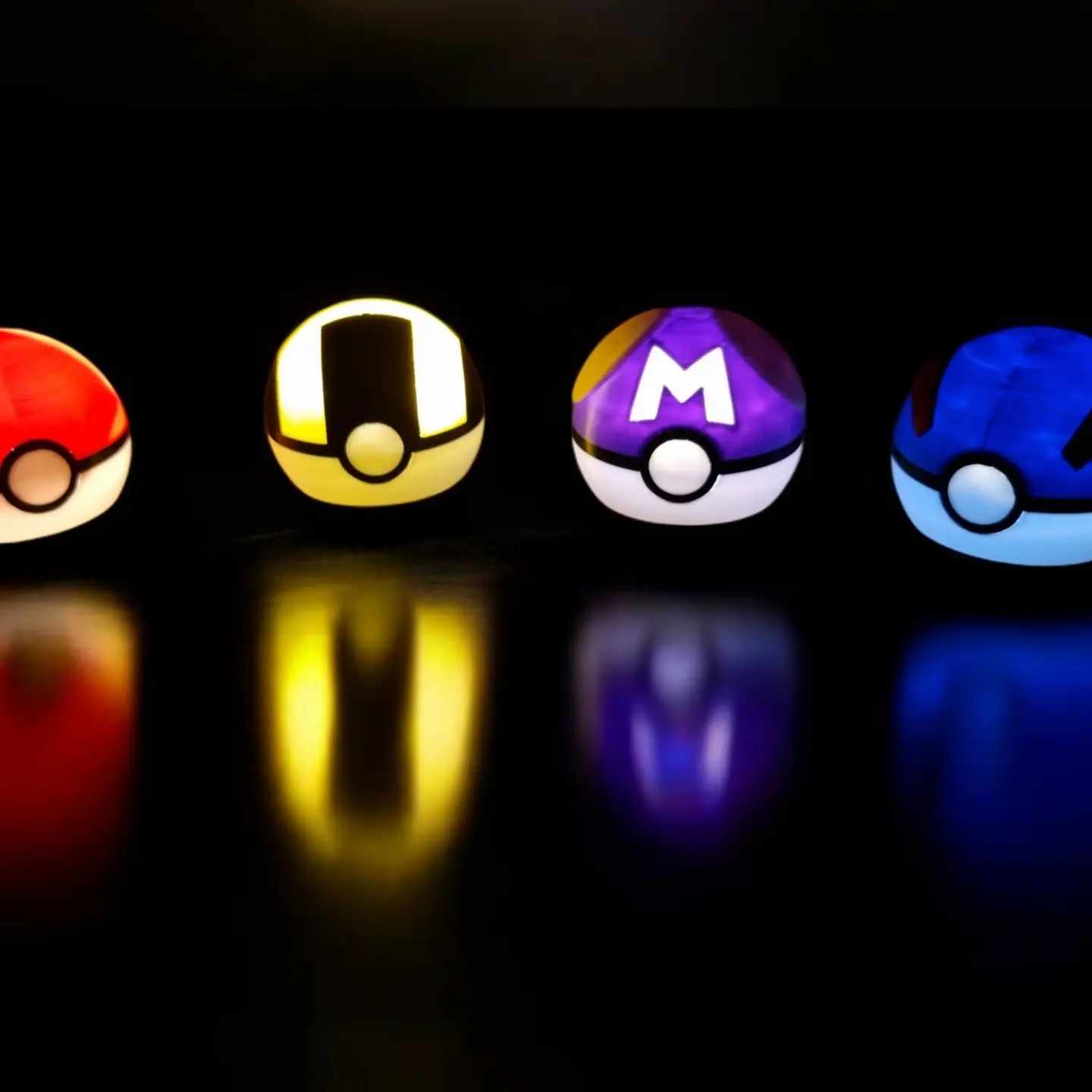 Pokéballs | Optionally with lighting | Set of 4